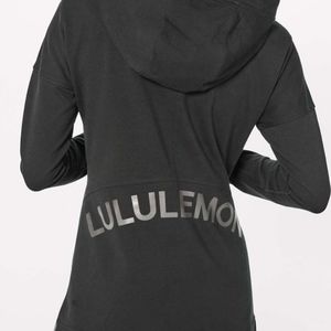 Lulu Cut Above Hoodie Expression Size 8